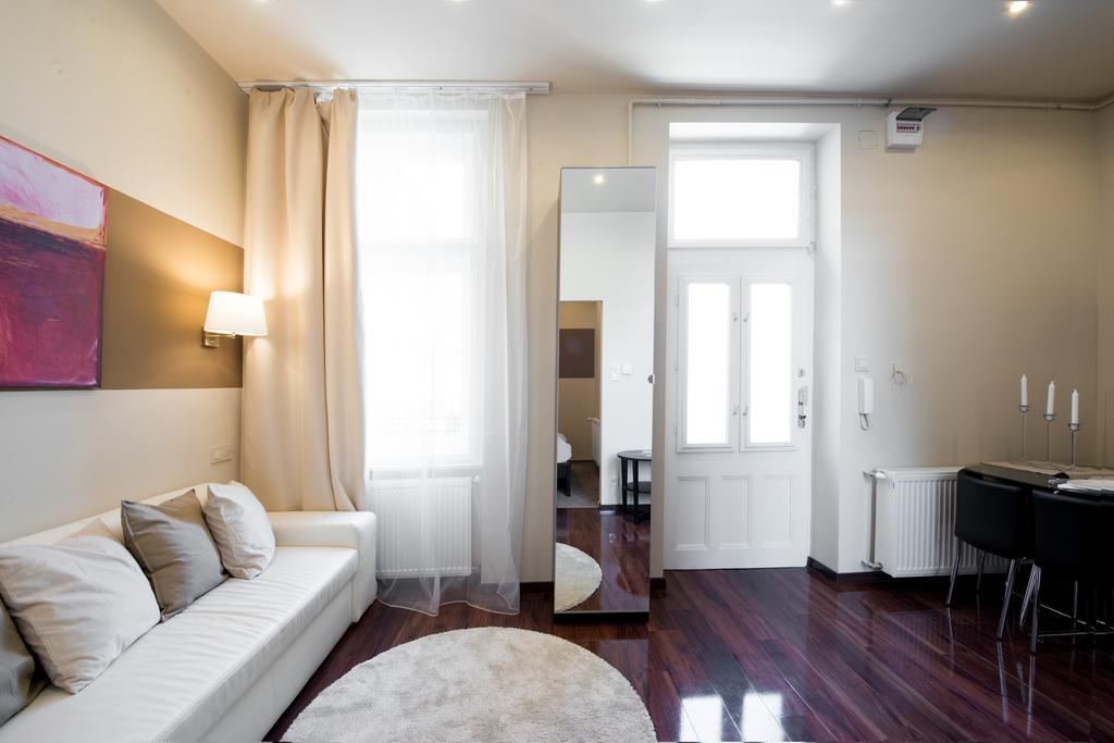 Little Boss Apartment Budapest Luaran gambar